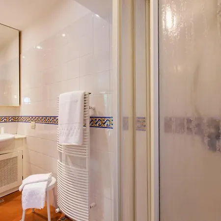 펜션 Sleeps 8 Pool Air Con Wifi 소렌토