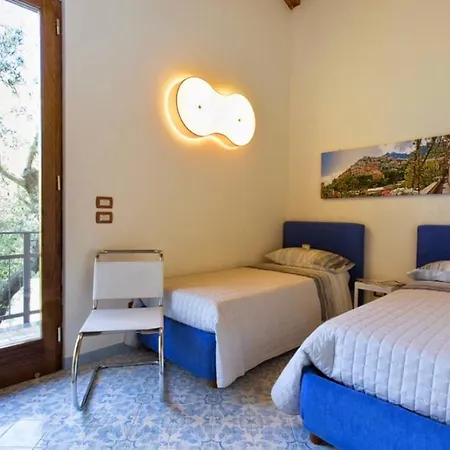 Sleeps 8 Pool Air Con Wifi *